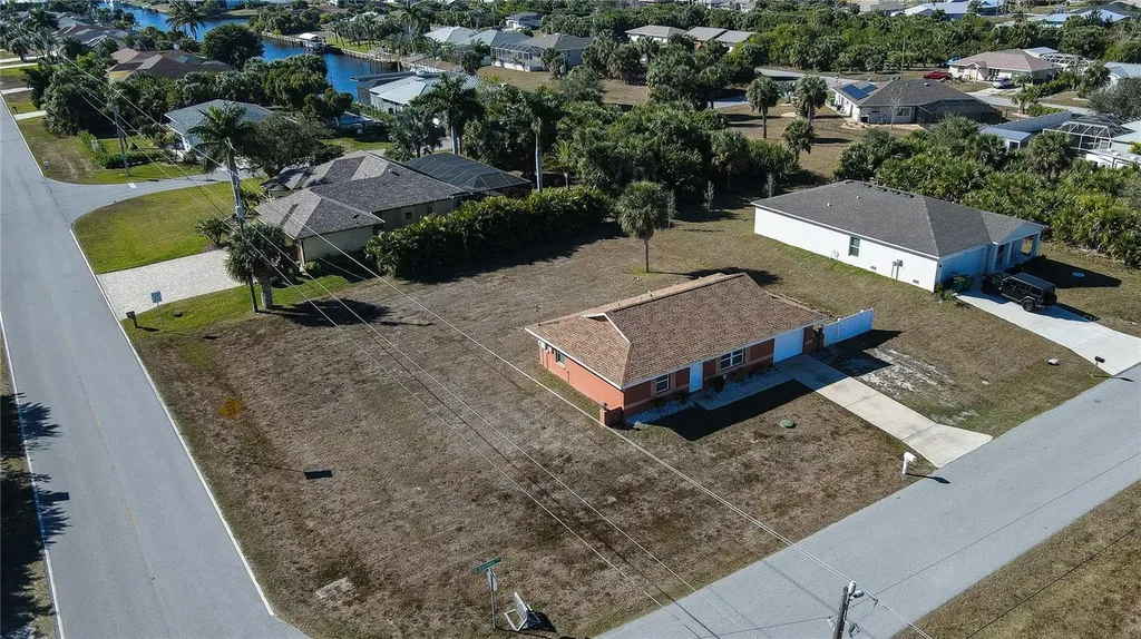 17207 Seashore Avenue Port Charlotte FL 33948
