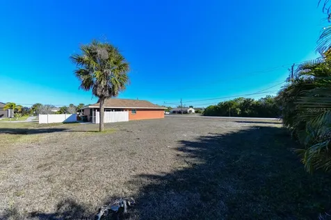 17207 Seashore Avenue Port Charlotte FL 33948