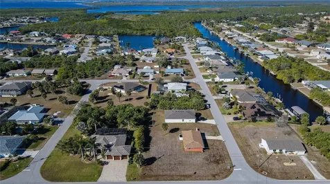 17207 Seashore Avenue Port Charlotte FL 33948
