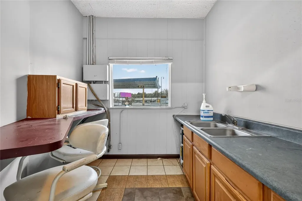 1526 Us Highway 441 Leesburg FL 34748