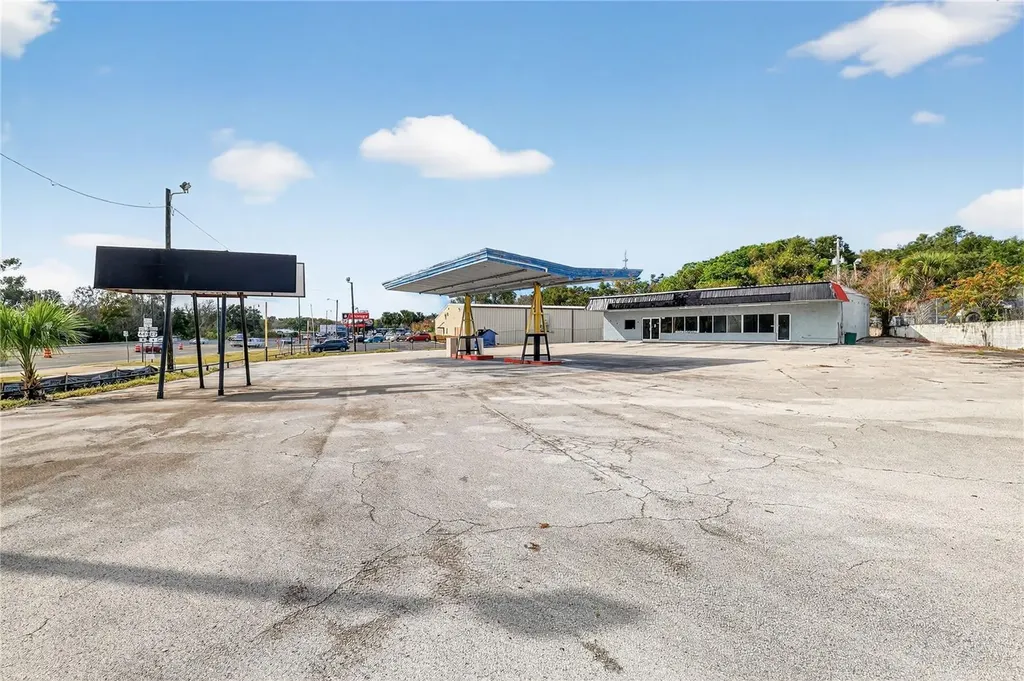 1526 Us Highway 441 Leesburg FL 34748