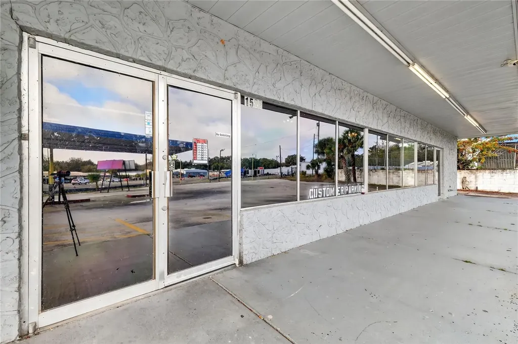 1526 Us Highway 441 Leesburg FL 34748