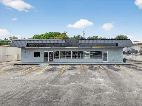 1526 Us Highway 441 Leesburg FL 34748