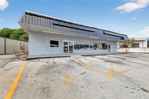 1526 Us Highway 441 Leesburg FL 34748