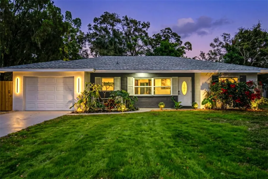 3015 Vinson Avenue Sarasota FL 34232