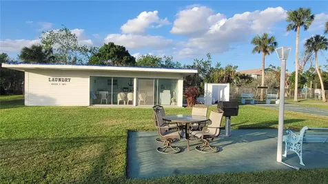 4924 Live Oak Circle Bradenton FL 34207