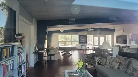 4924 Live Oak Circle Bradenton FL 34207