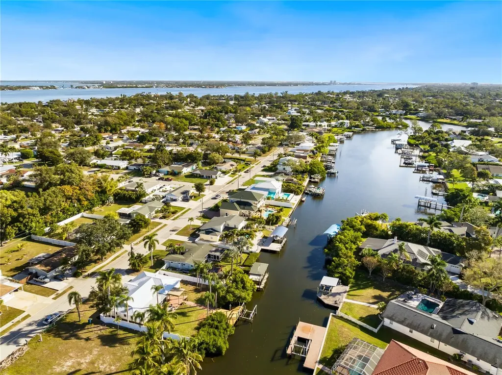 6911 9th Avenue NW Bradenton FL 34209