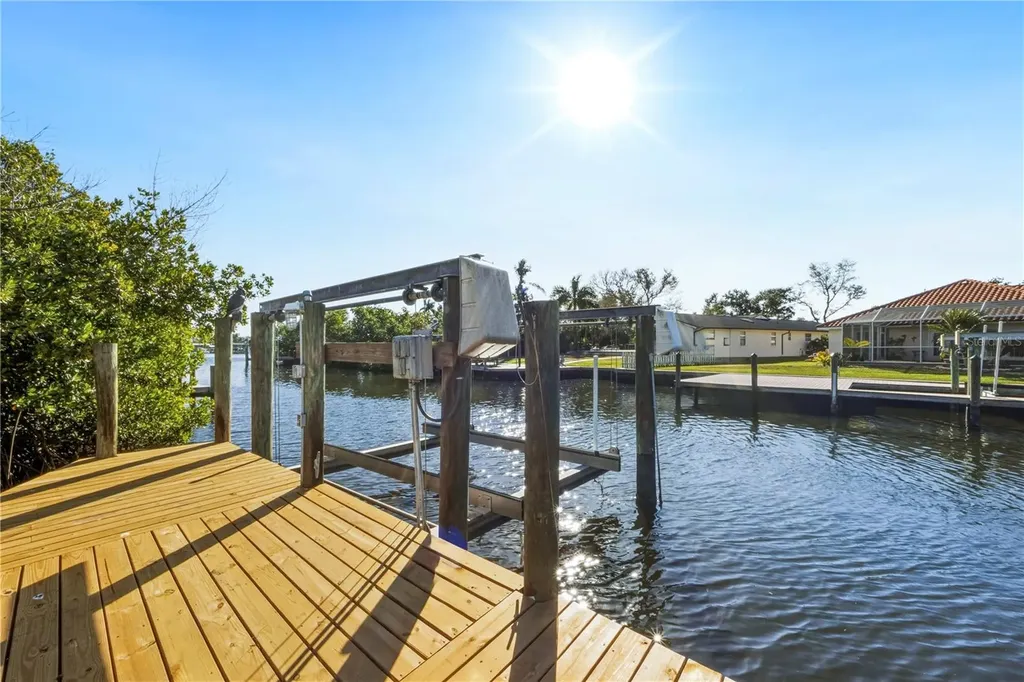 6911 9th Avenue NW Bradenton FL 34209