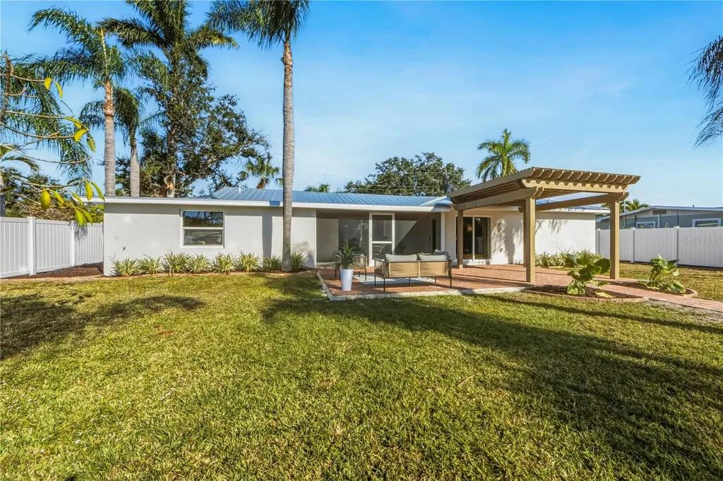 6911 9th Avenue NW Bradenton FL 34209