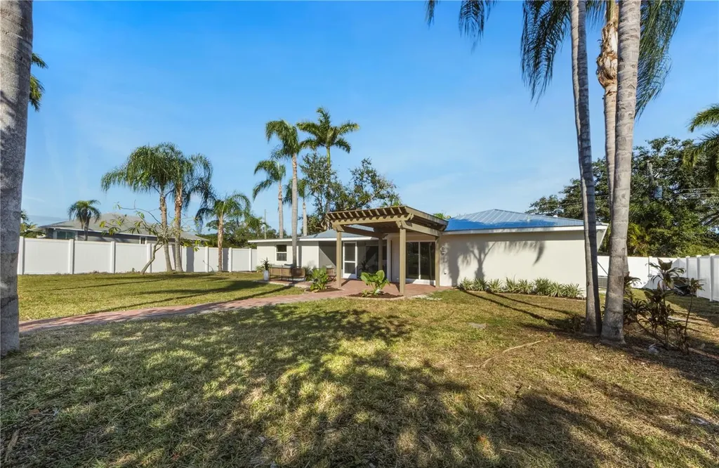 6911 9th Avenue NW Bradenton FL 34209