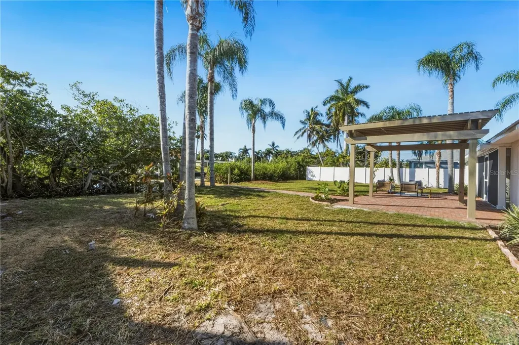 6911 9th Avenue NW Bradenton FL 34209