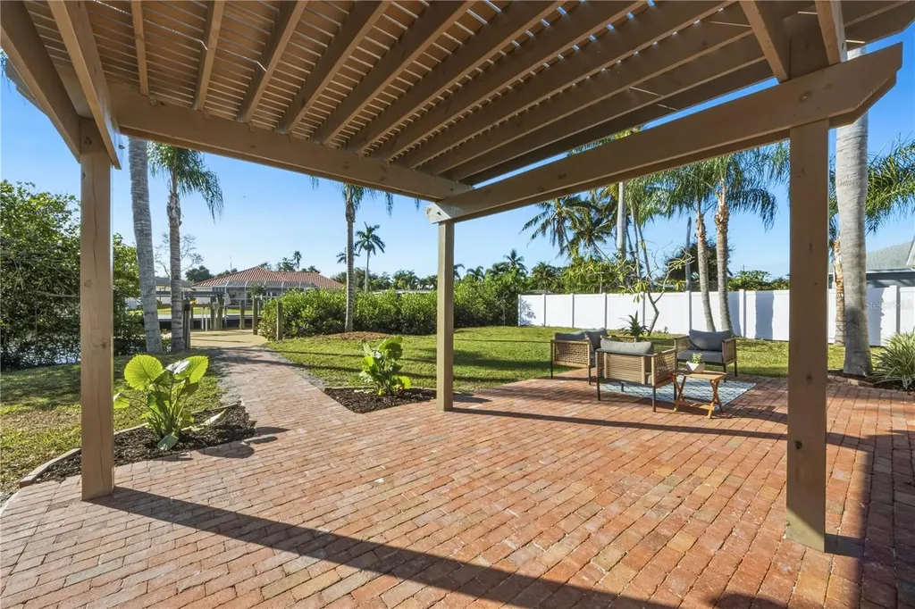 6911 9th Avenue NW Bradenton FL 34209