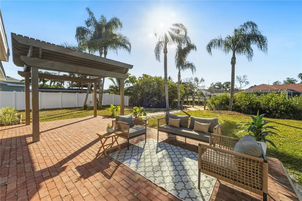 6911 9th Avenue NW Bradenton FL 34209