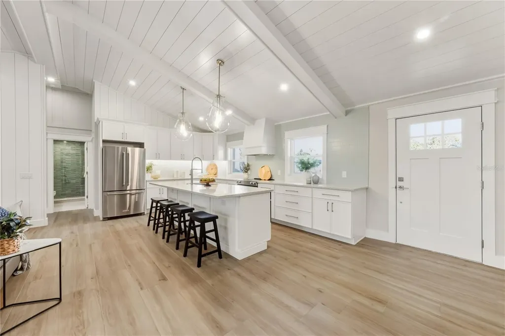 6911 9th Avenue NW Bradenton FL 34209