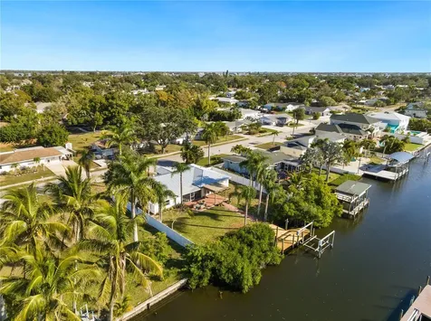 6911 9th Avenue NW Bradenton FL 34209