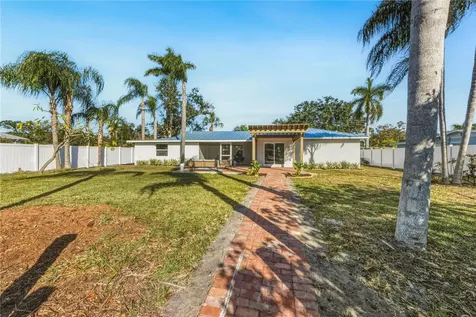 6911 9th Avenue NW Bradenton FL 34209