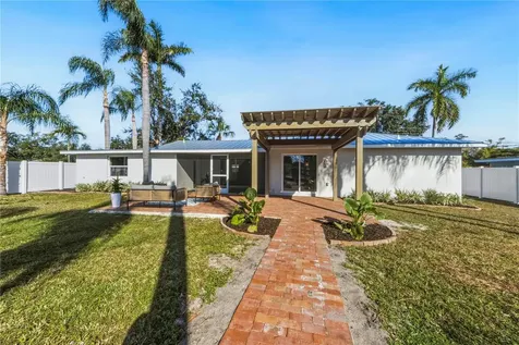 6911 9th Avenue NW Bradenton FL 34209