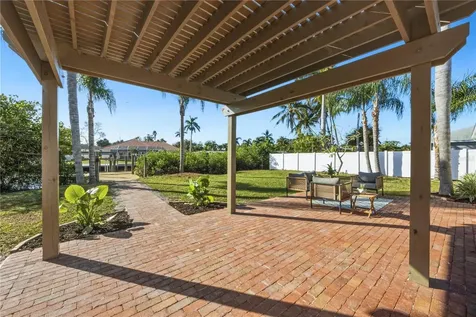 6911 9th Avenue NW Bradenton FL 34209