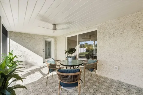 6911 9th Avenue NW Bradenton FL 34209