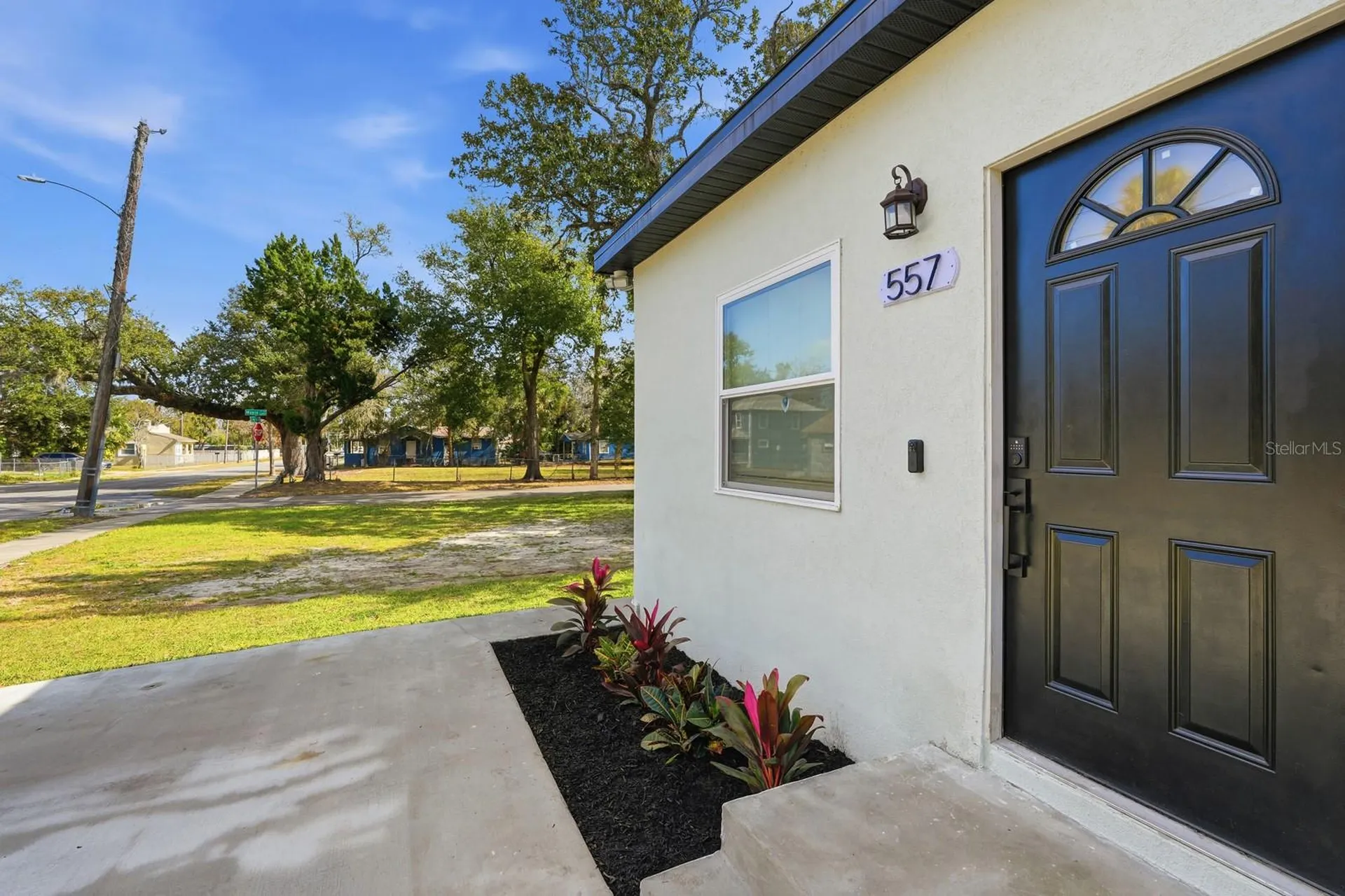 557 Live Oak Avenue Daytona Beach FL 32114