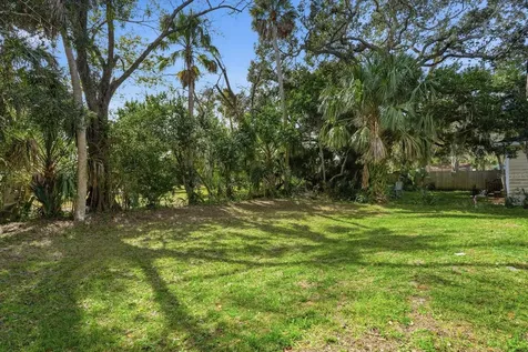 557 Live Oak Avenue Daytona Beach FL 32114