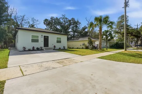 557 Live Oak Avenue Daytona Beach FL 32114