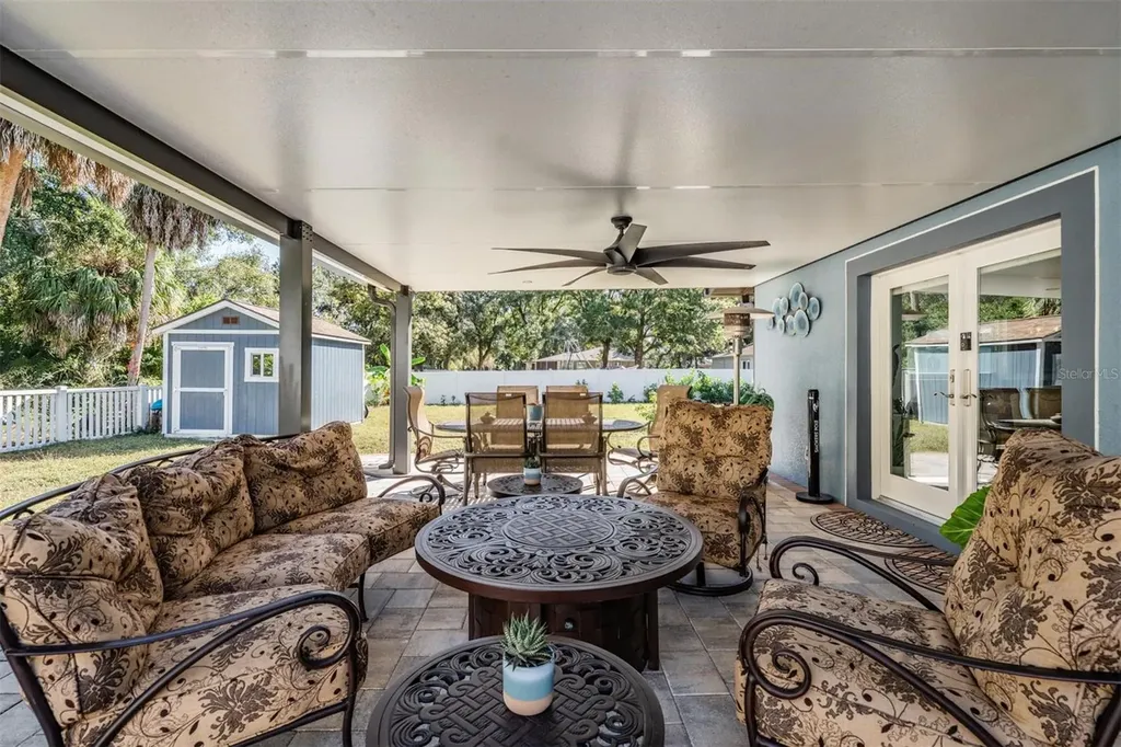 6907 W Creek Drive Tampa FL 33615