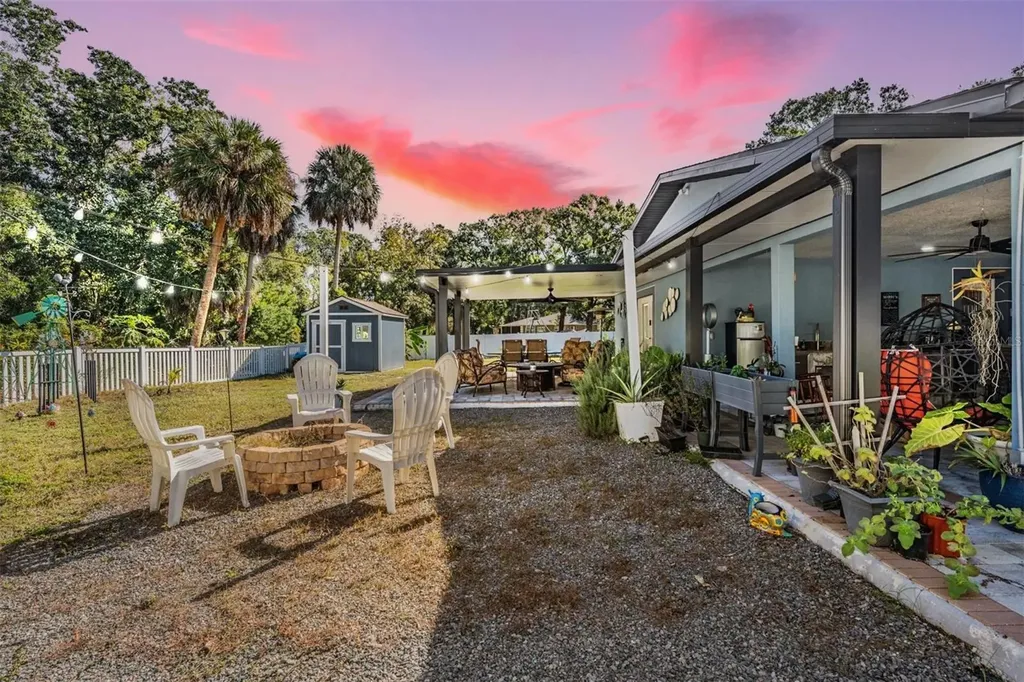 6907 W Creek Drive Tampa FL 33615