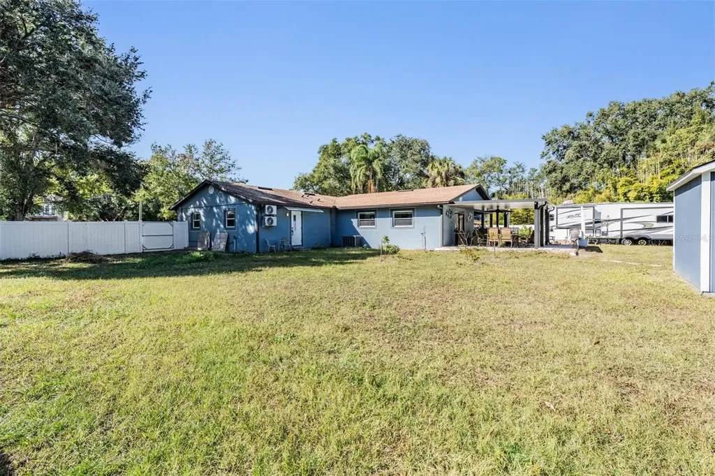 6907 W Creek Drive Tampa FL 33615