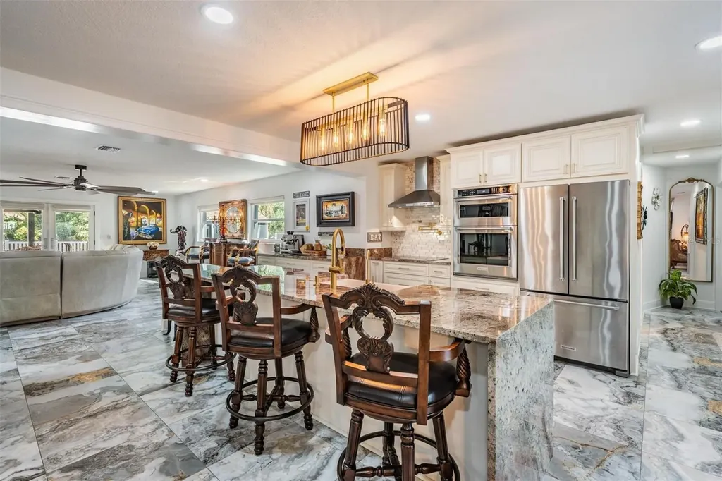 6907 W Creek Drive Tampa FL 33615