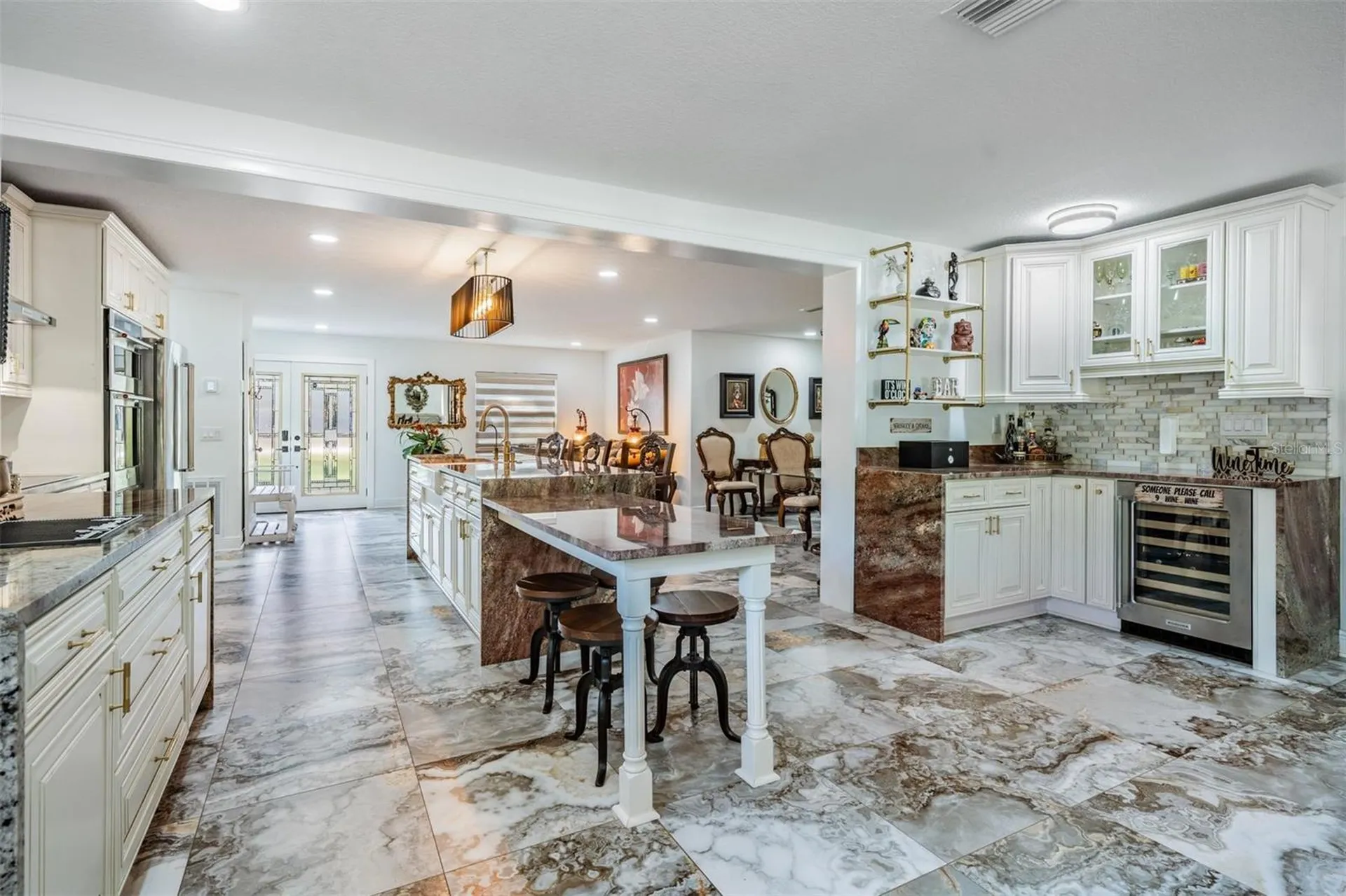 6907 W Creek Drive Tampa FL 33615