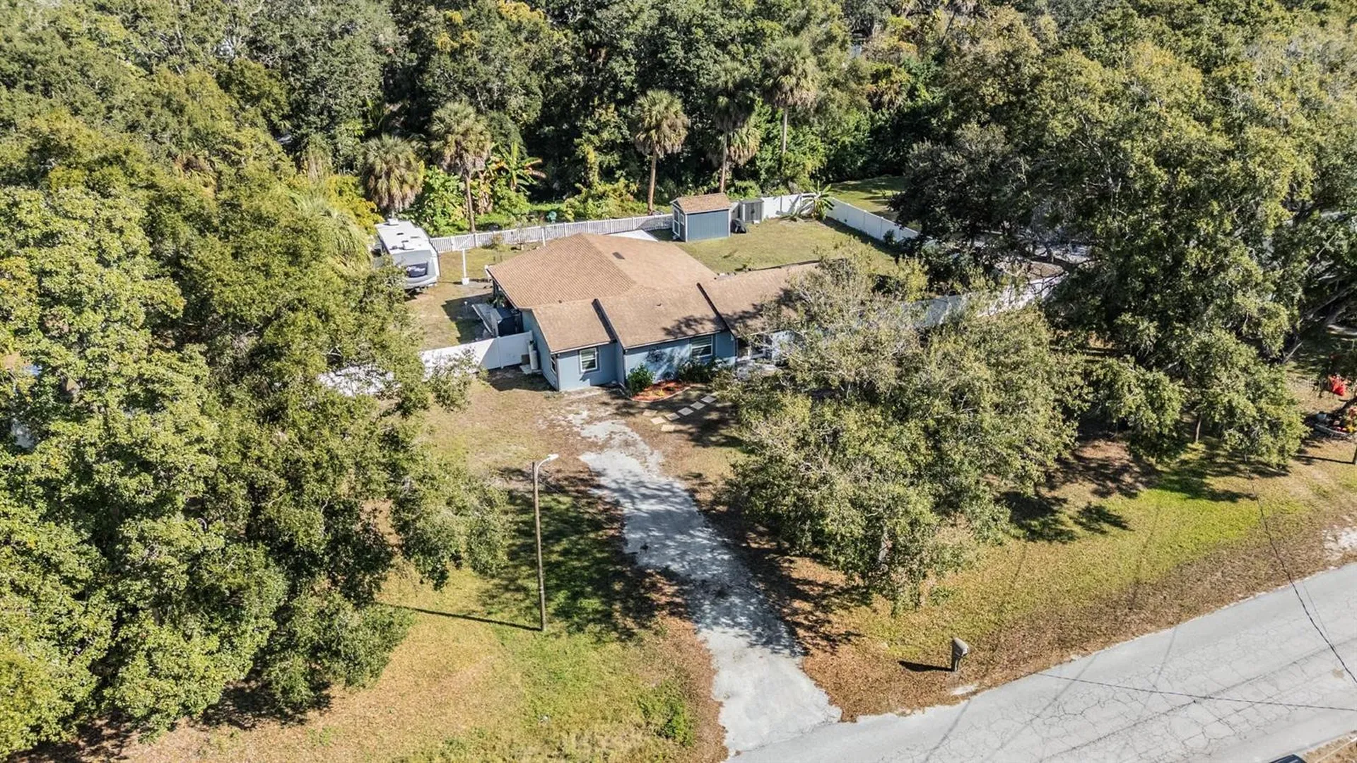 6907 W Creek Drive Tampa FL 33615