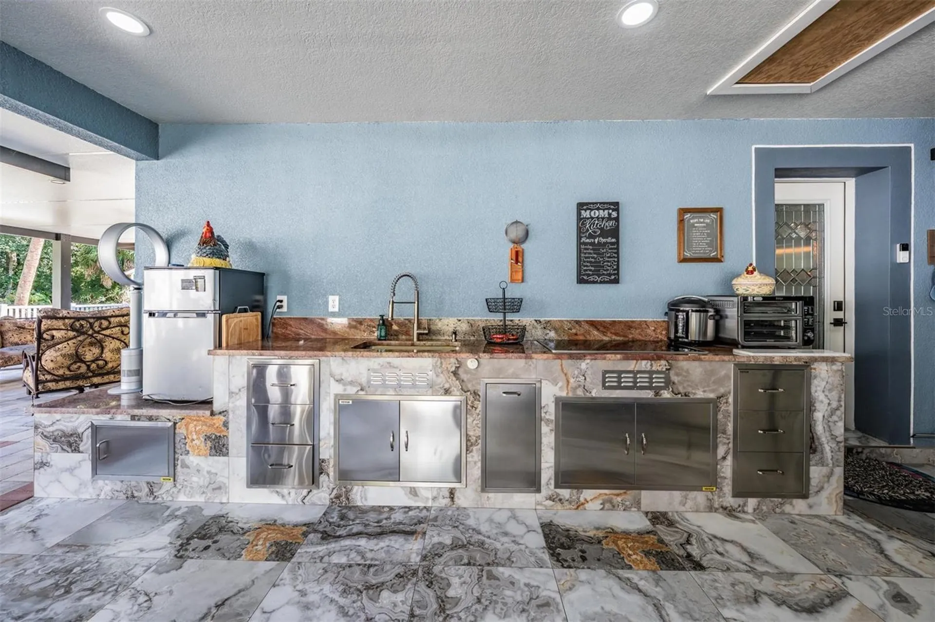 6907 W Creek Drive Tampa FL 33615