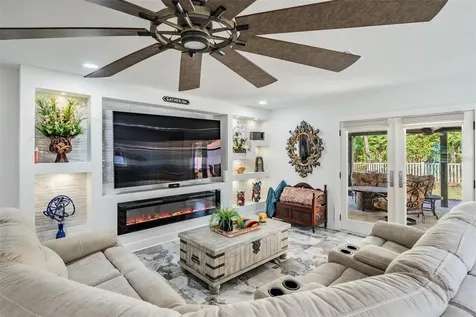 6907 W Creek Drive Tampa FL 33615