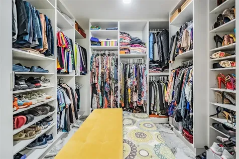 6907 W Creek Drive Tampa FL 33615