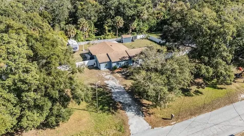 6907 W Creek Drive Tampa FL 33615