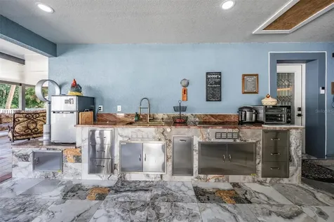 6907 W Creek Drive Tampa FL 33615