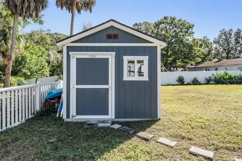 6907 W Creek Drive Tampa FL 33615