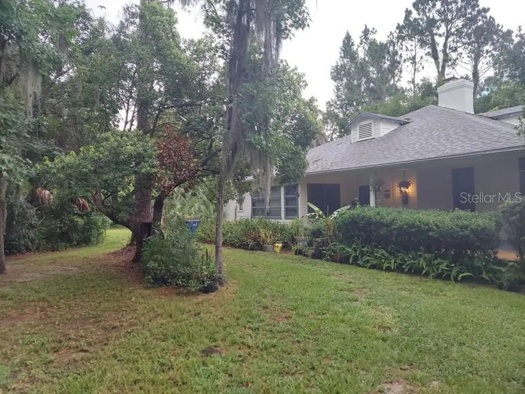 251 N Blue Lake Avenue Deland FL 32724