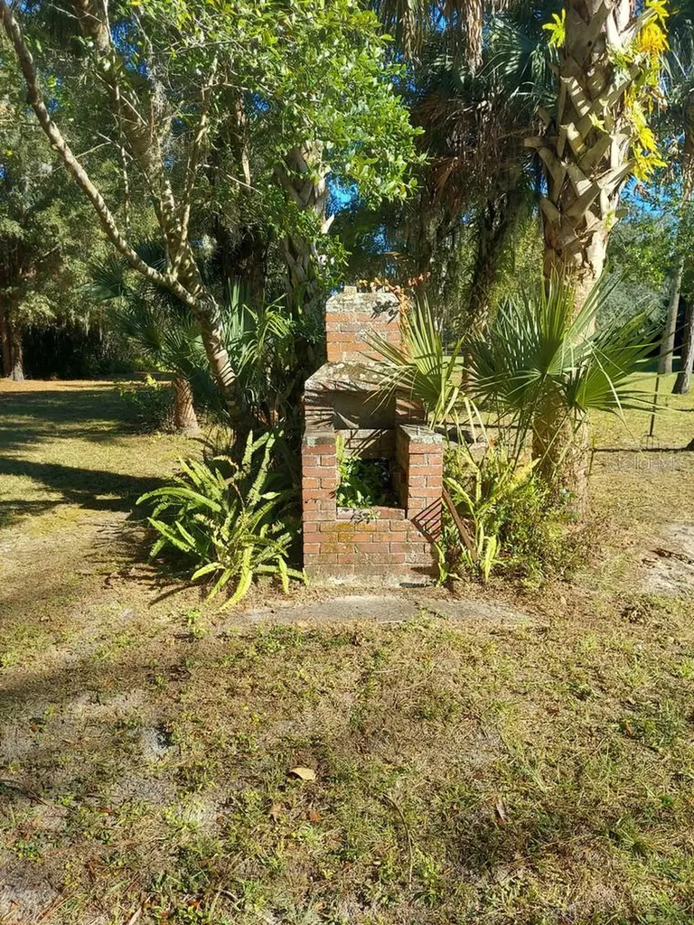 251 N Blue Lake Avenue Deland FL 32724