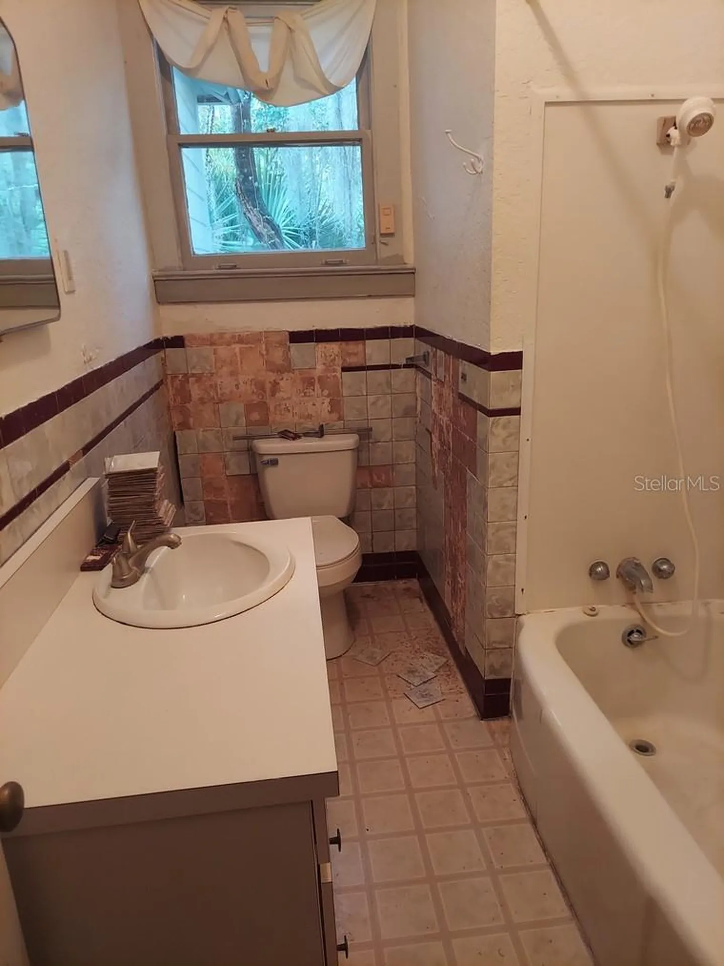 251 N Blue Lake Avenue Deland FL 32724