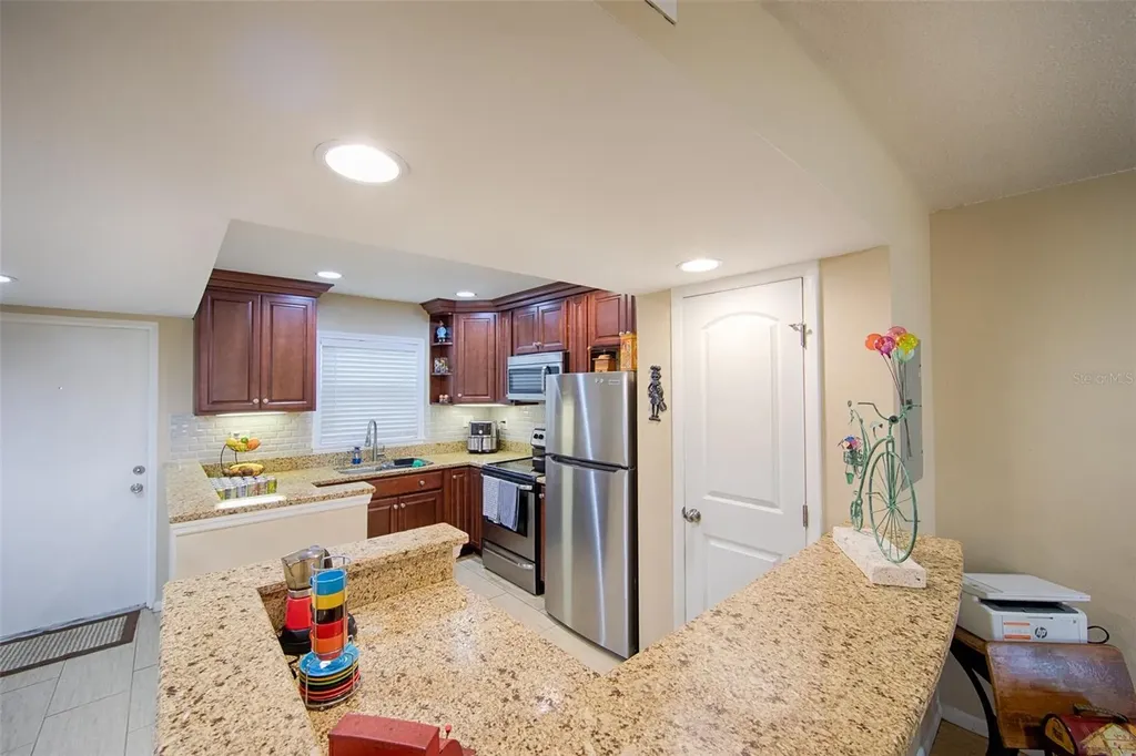 1860 Massachusetts Avenue NE St Petersburg FL 33703