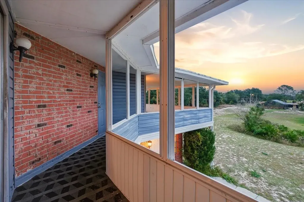 8837 Oakwood Drive Lake Wales FL 33898