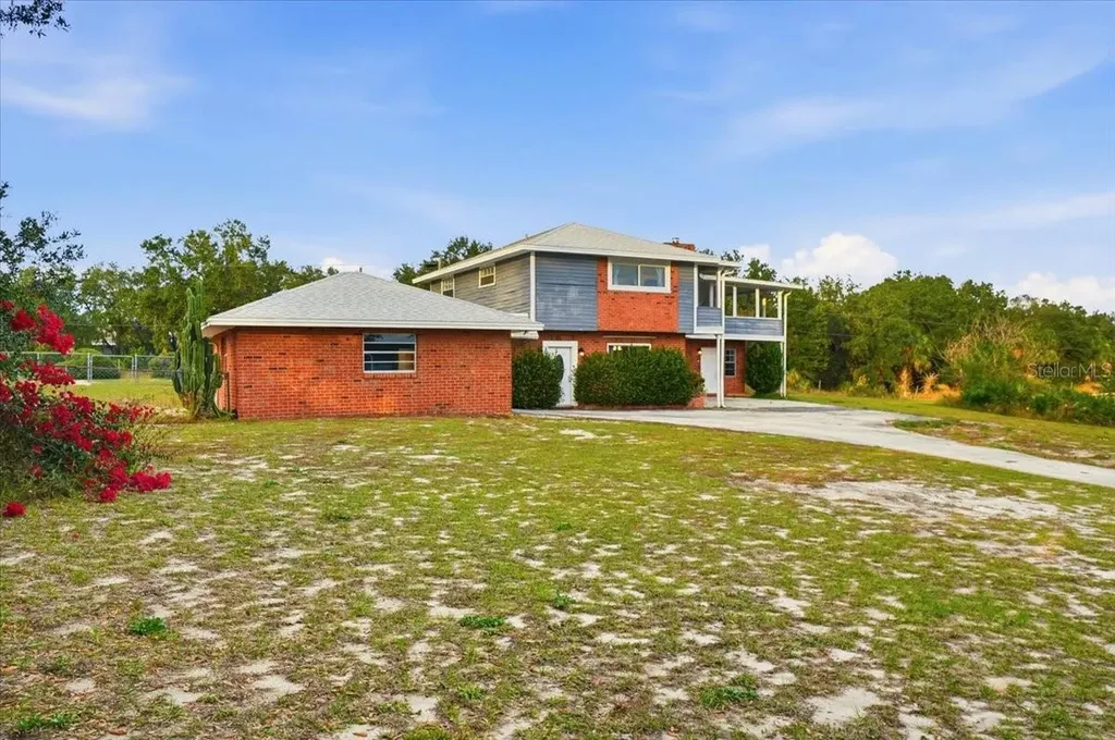 8837 Oakwood Drive Lake Wales FL 33898