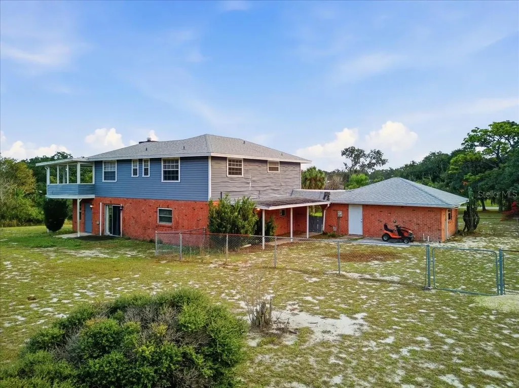8837 Oakwood Drive Lake Wales FL 33898