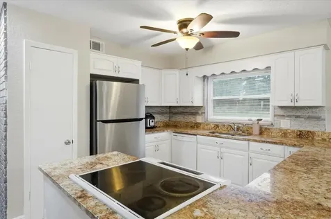 8837 Oakwood Drive Lake Wales FL 33898