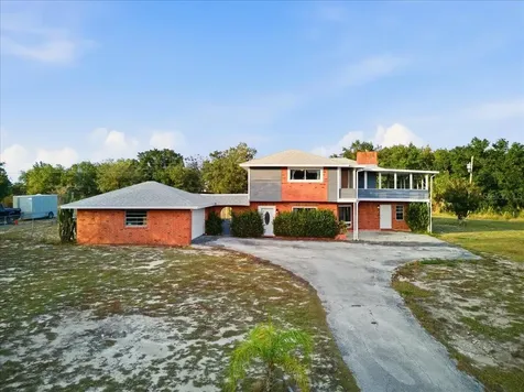 8837 Oakwood Drive Lake Wales FL 33898