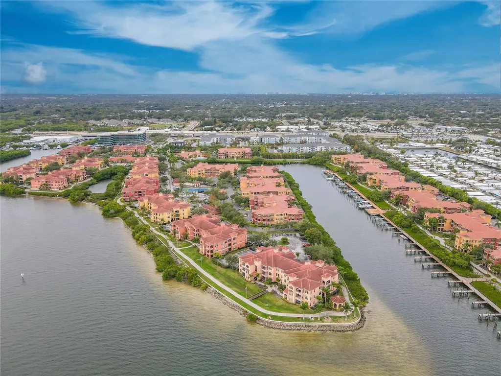 2738 Via Tivoli Clearwater FL 33764