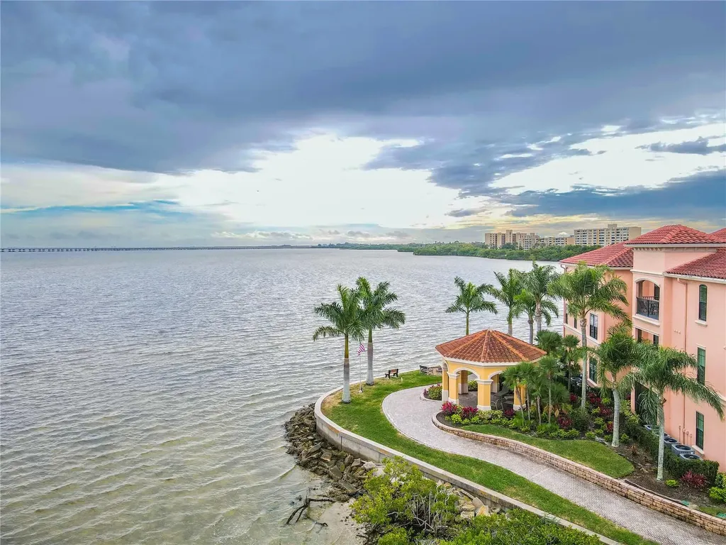 2738 Via Tivoli Clearwater FL 33764